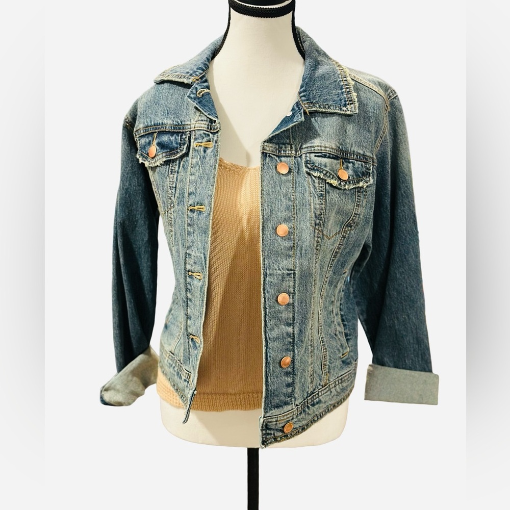 Universal Thread Women’s Denim Jacket with Copper Buttons - XS, Brand New